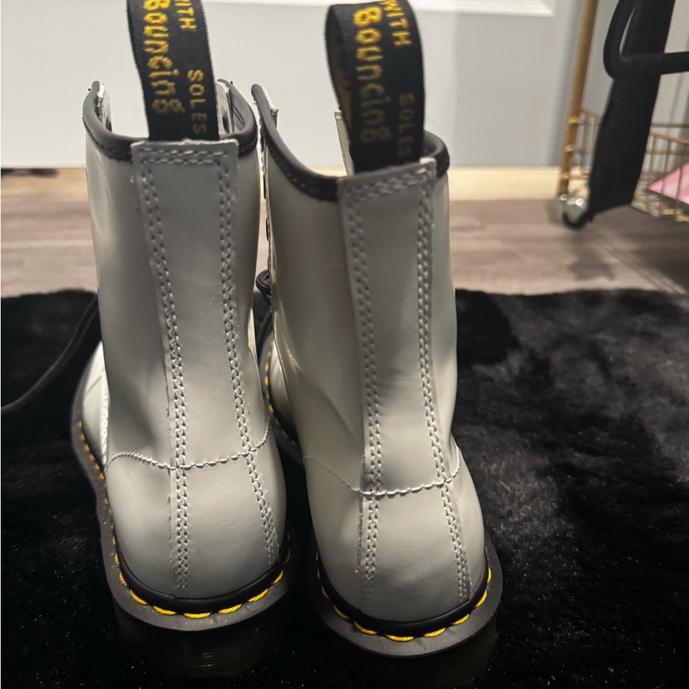 NWOT White Dr Martens - Picture 5 of 7